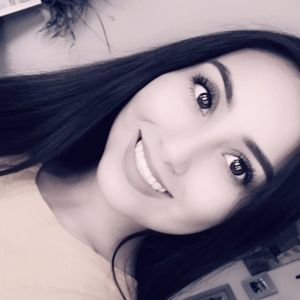 Meet your Posher, Desiree